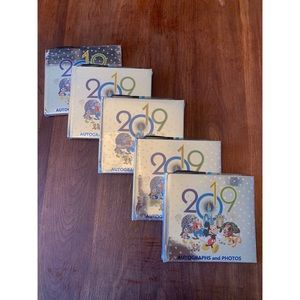 Disney Parks 2019 Autograph Photograph Book + Pen